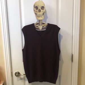 Joseph and Lyman Men’s S Burgundy Cashmere Vest